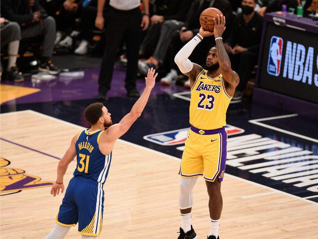 全明星球员对决 成为焦点
提到湖人与勇